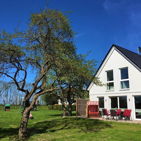 Ferienhaus Sommerbrise, Hof Zur Sonnenseite Fehmarn, 4 Sterne Exterior photo